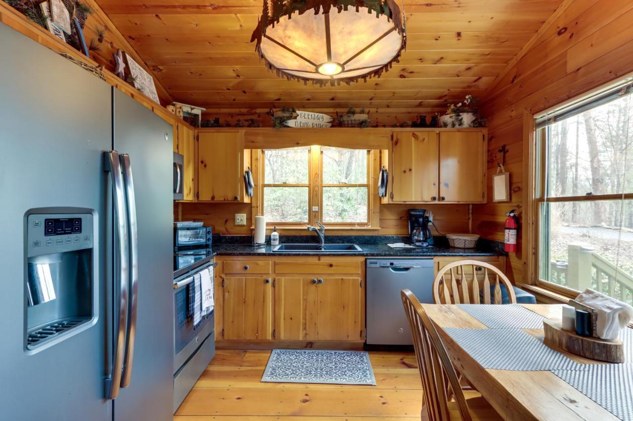Blue Ridge Cozy Cabin In The Woods With Hot Tub! ภายนอก รูปภาพ