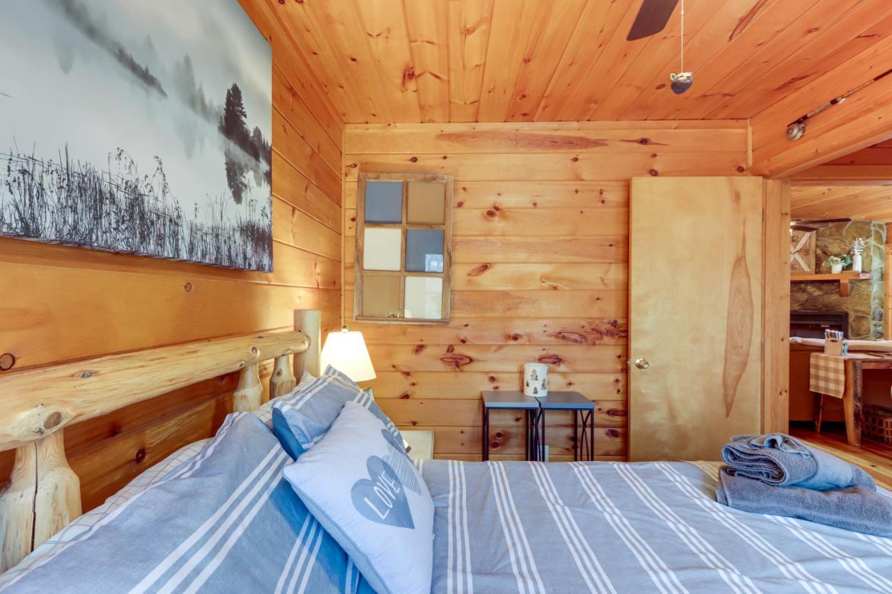 Blue Ridge Cozy Cabin In The Woods With Hot Tub! ภายนอก รูปภาพ
