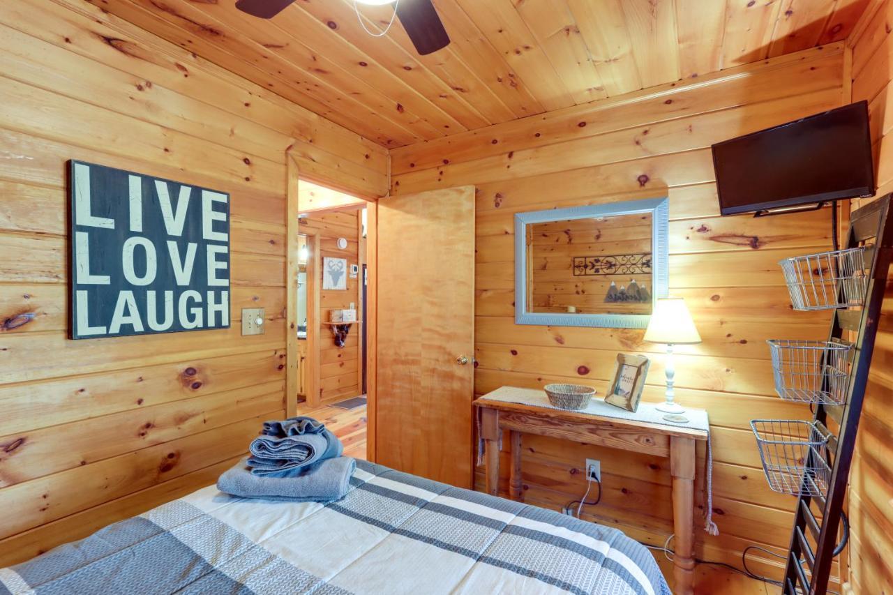 Blue Ridge Cozy Cabin In The Woods With Hot Tub! ภายนอก รูปภาพ